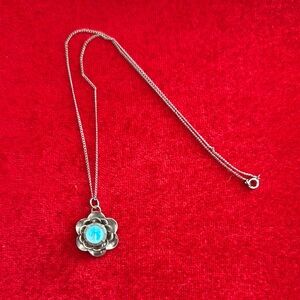 Silver Flower Pendant Necklace